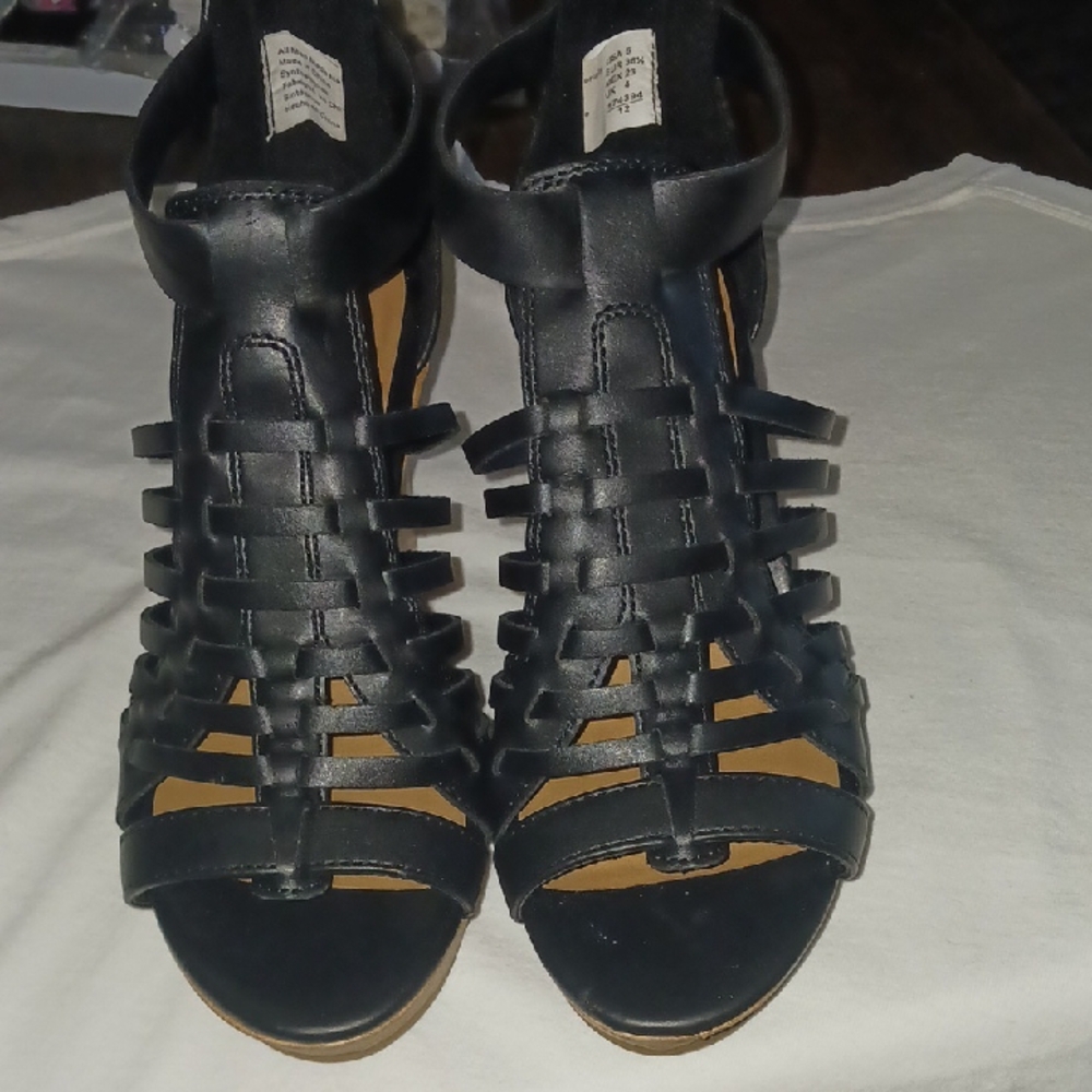 Black Platform Strappy Sandals Size 6
